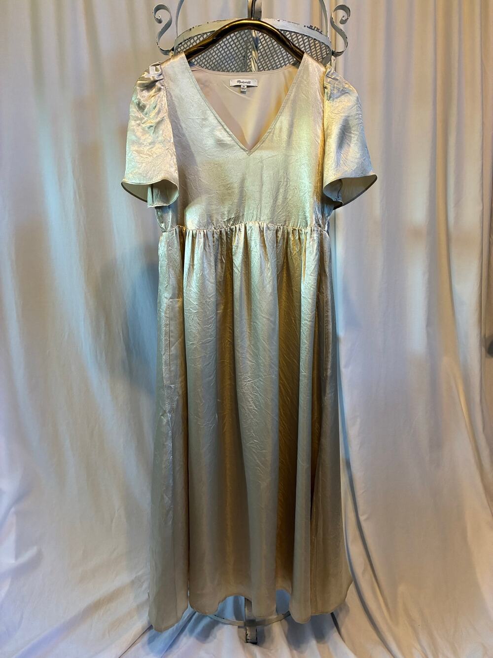 Madewell Dress Puff-Sleeve V-Neck Empire Waist in Shiny Gold with Pockets XS